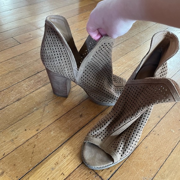 Lucky Brand Tan Larise Peep Toe Booties blocks heels size 11 - Picture 6 of 15